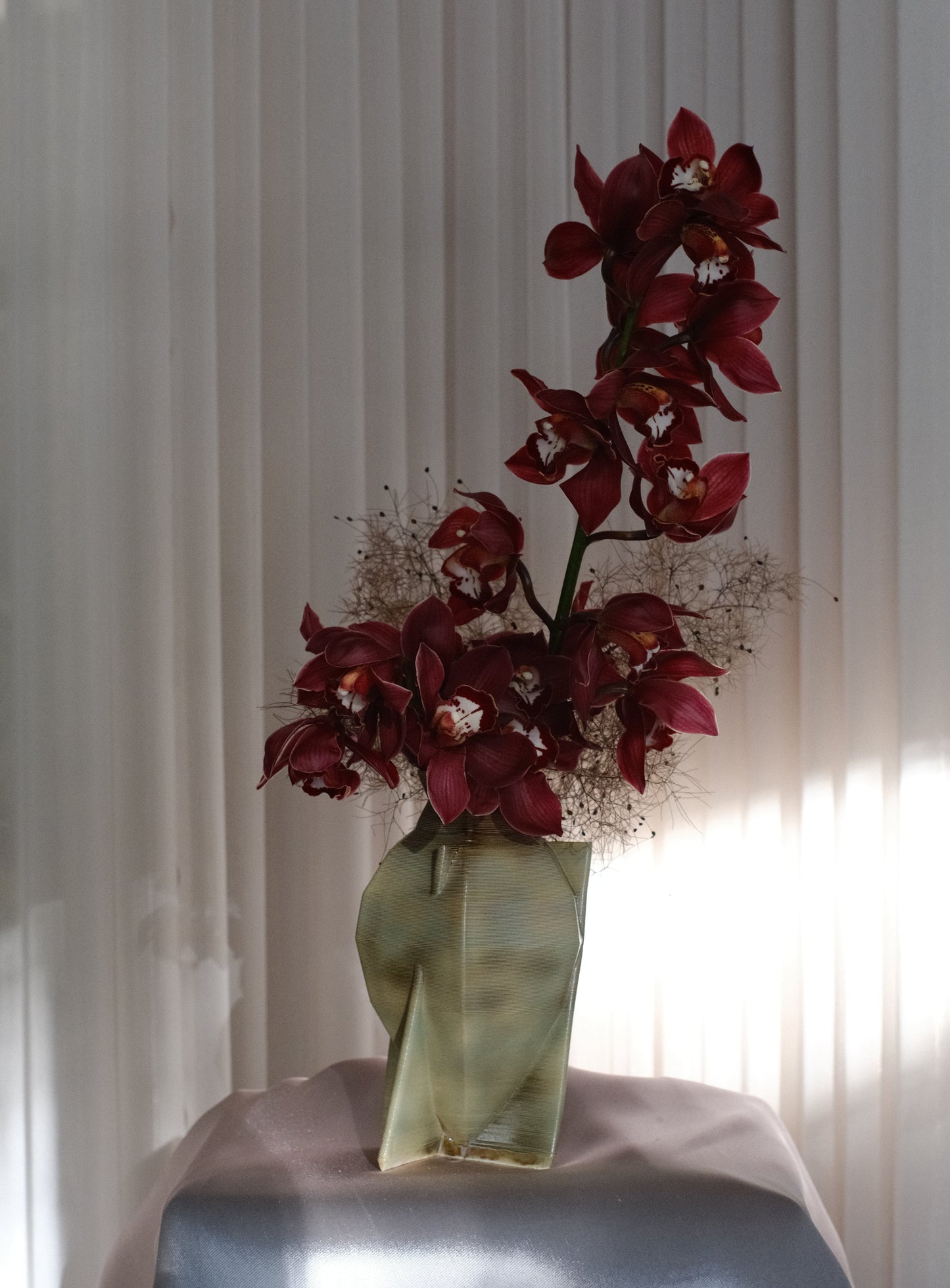 Hand-finished The Spaceship vase in Pistachio β Unique Ceramic Vase for Professional Floral Design. 3D-printed fine porcelain.