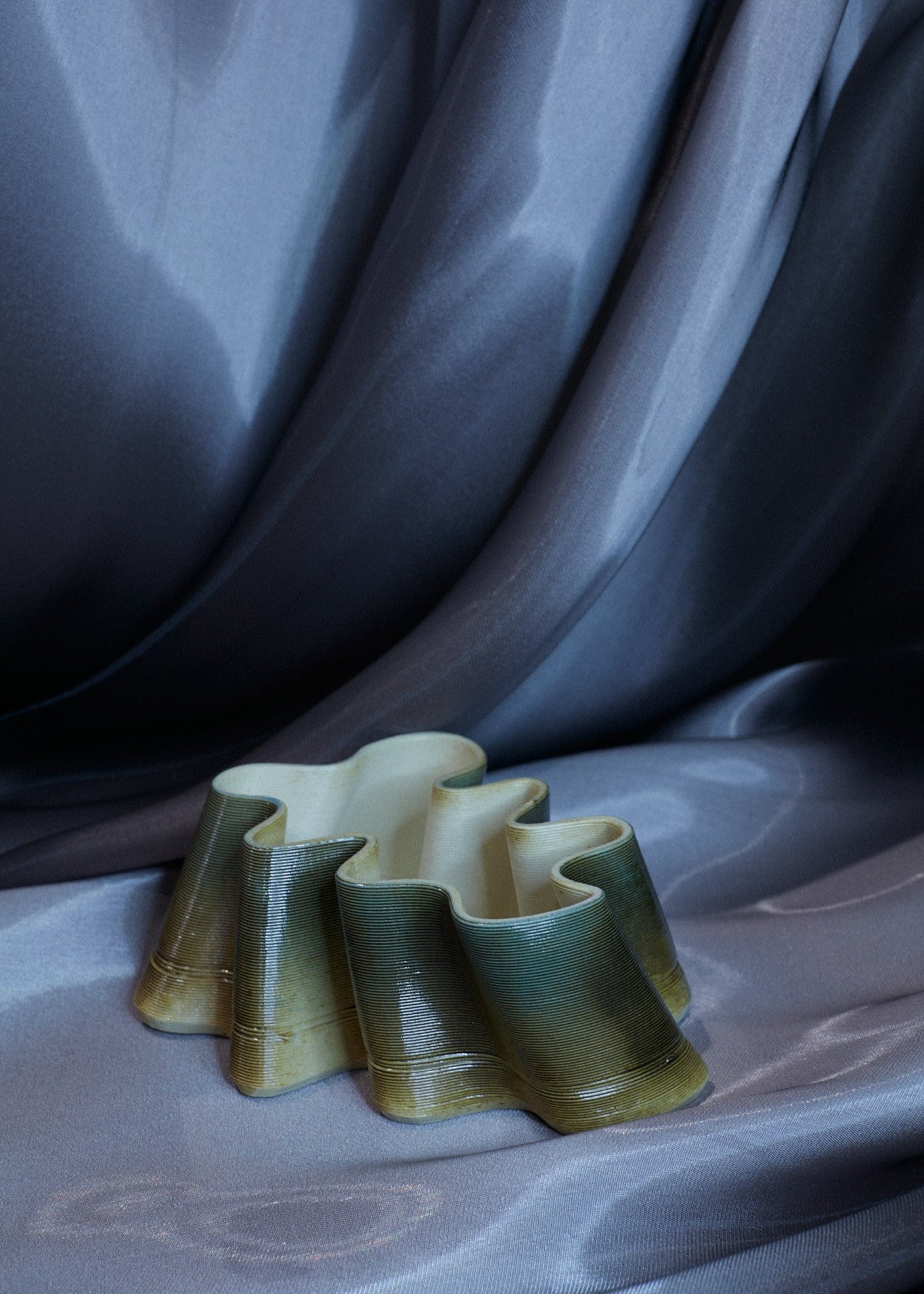 Amoeba Vase Medium Bronze Green Haze (Sample)