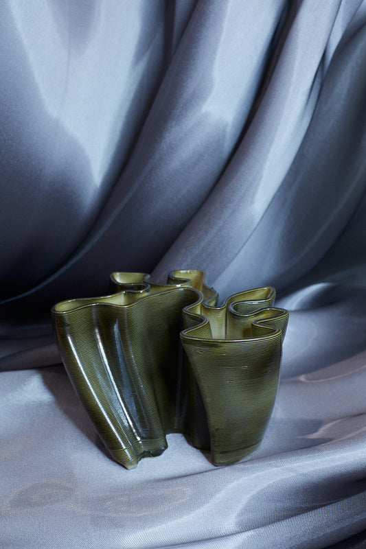 Magnolia Vase Medium Bronze (Sample)