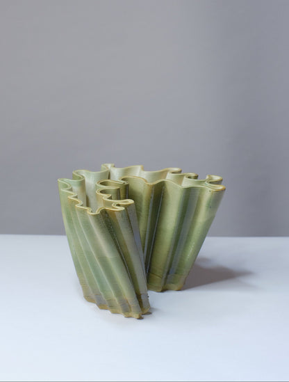 Magnolia Vase Small in Pistachio