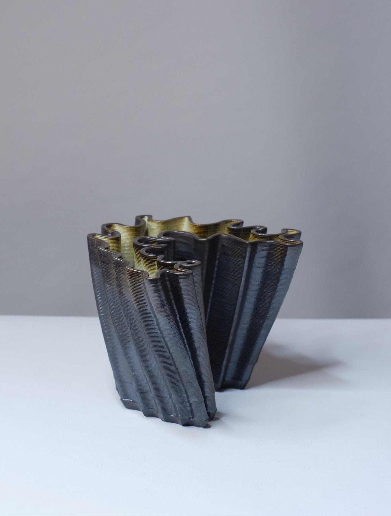 Contemporary Art Magnolia Vase Small in Lustrous Black Pearl — Elegant Organic Curves Ceramic Vase for Professional Floral Design. 3D-printed fine porcelain.